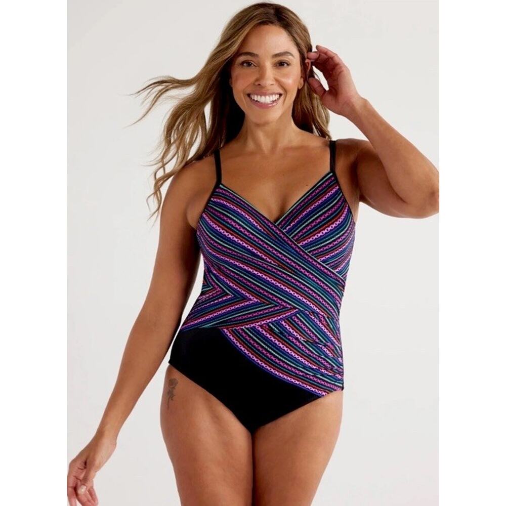 NWT EMBRACE YOUR CURVES BY MIRACLE BRANDS Size 2X (20W-22W) One Piece SWIMSUIT